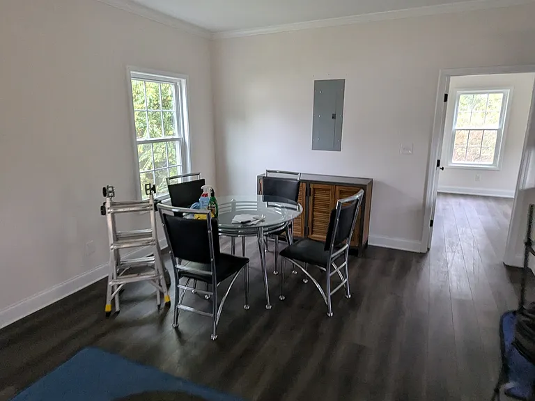 214 Evans St — Photo 8