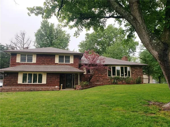 1212 Bitner Dr, Pittsburg, KS 66762