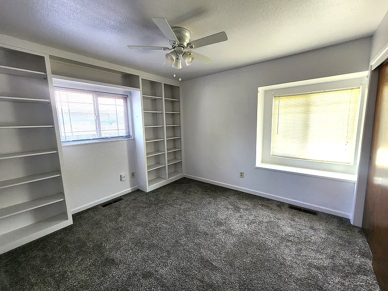 718 W Monterey St — Photo 6