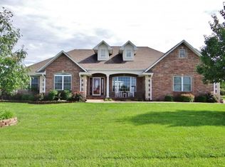 38702 E Midi Estates Dr, Lone Jack, MO 64070