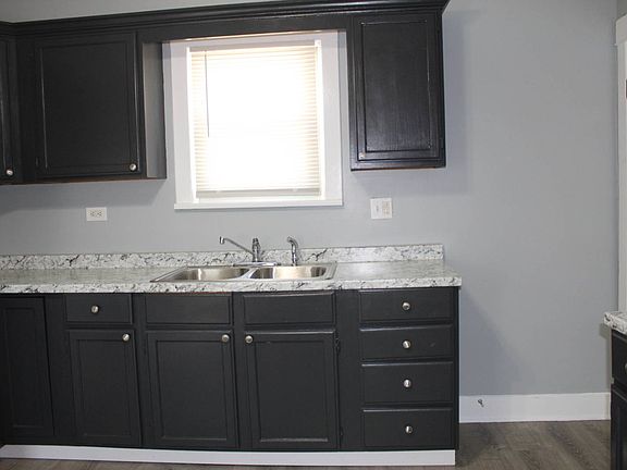 4th image of 1318 Campbell Ave