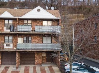 66-09 242nd St #14A, Little Neck, NY 11362