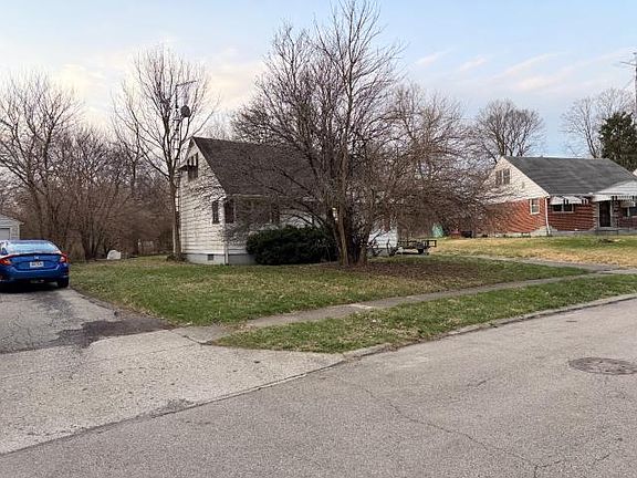 3rd image of 1098 Rydale Rd