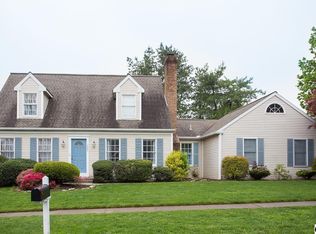2082 Southpoint Dr, Hummelstown, PA 17036