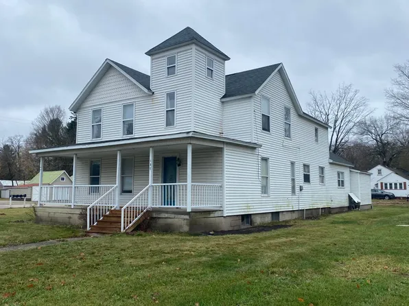137 N 3rd Ave, Fruitport, MI 49415