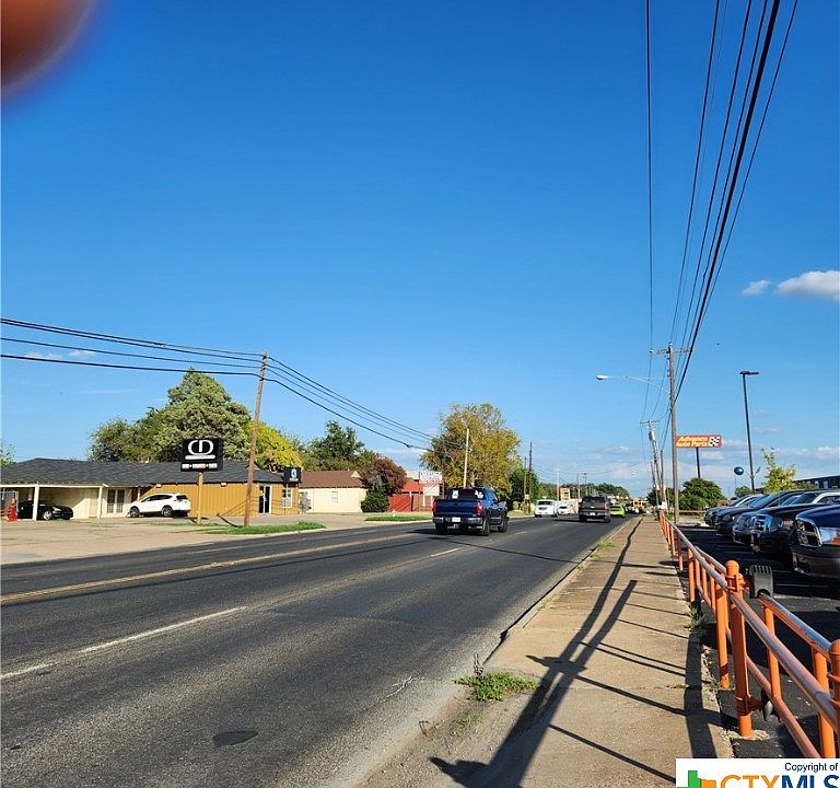 2nd image of 1905 E Rancier Ave