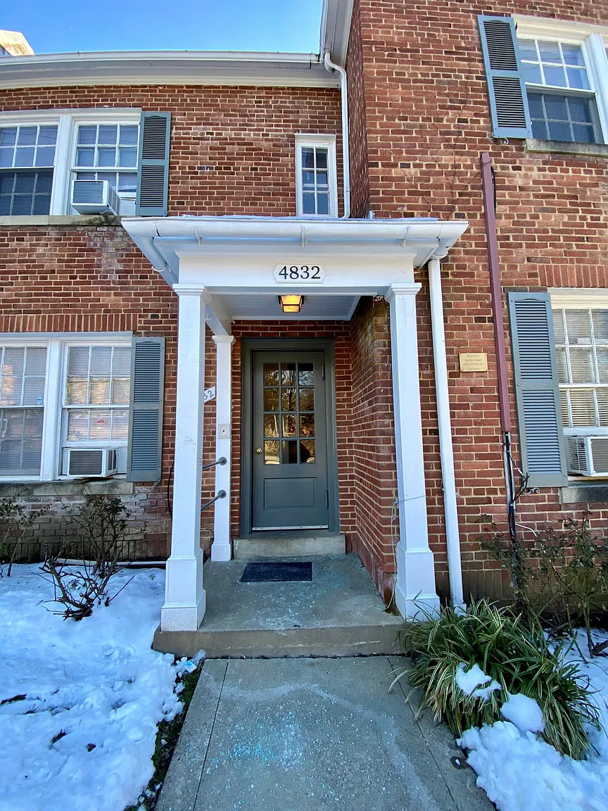 4832 Reservoir Rd NW photo 1
