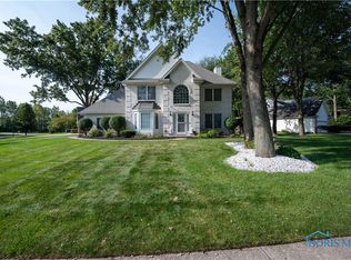 7235 Oak Ln, Holland, OH 43528