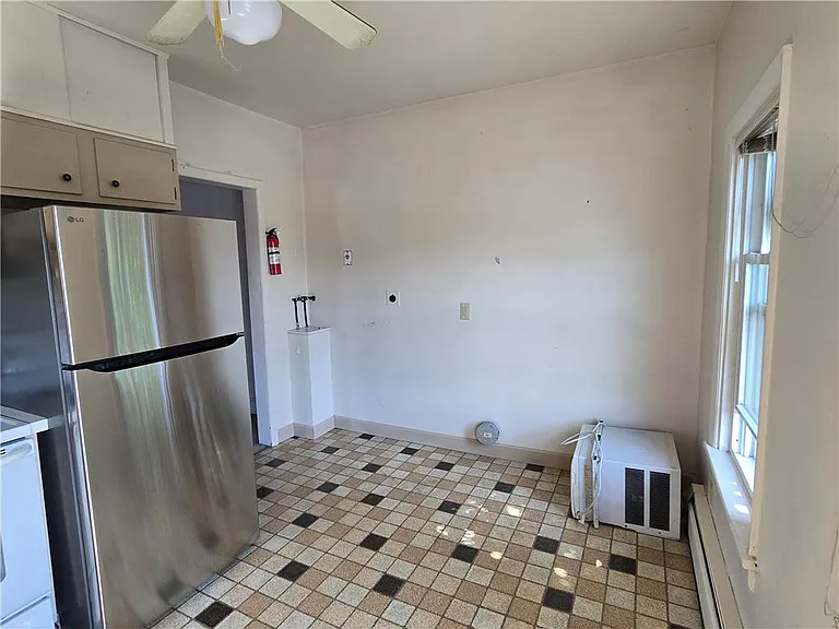628 Linden St #2 — Photo 5