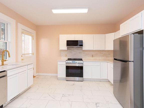 2nd image of 107 S Main St #109