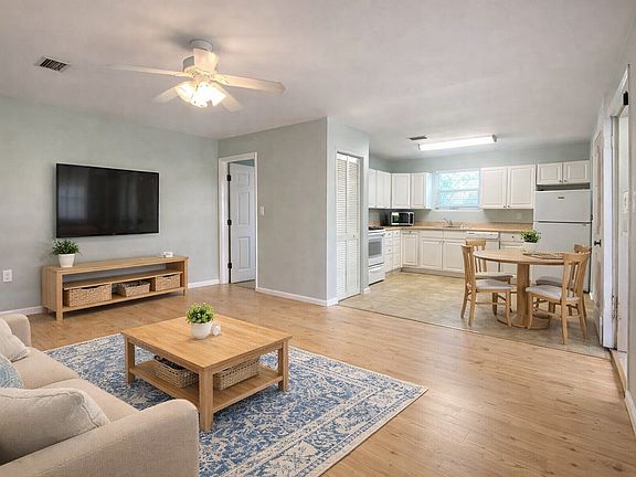 3rd image of 2316 19th Ave APT 3