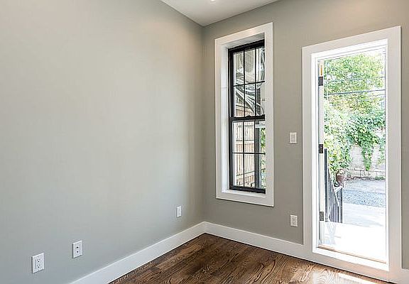 5th image of 303 Kingsland Ave #1R