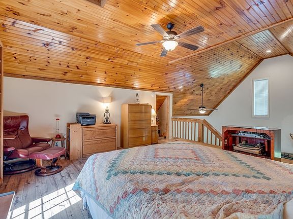 35th image of 131 Gibson Hollow Rd