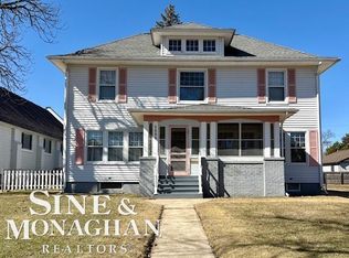 1609 Saint Clair River Dr, Algonac, MI 48001