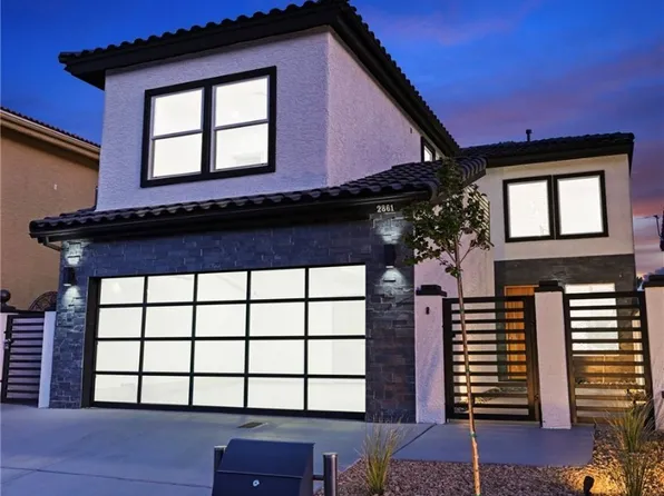 2861 Queens Courtyard Dr, Las Vegas, NV 89109