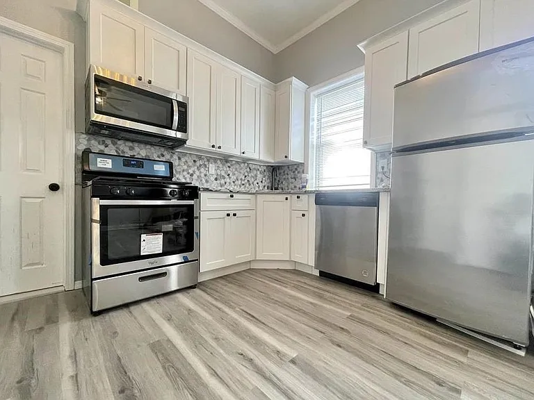 1870 Kennedy Blvd #4E — Photo 2