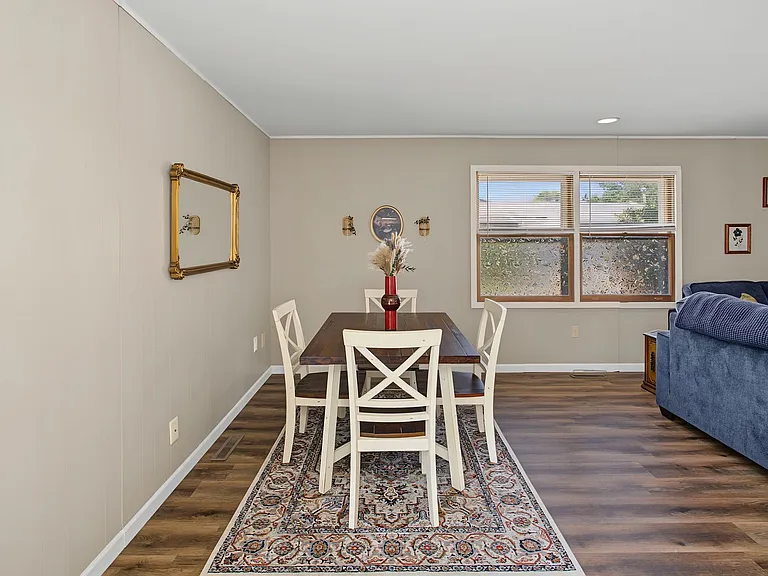 1201 E Willard St — Photo 12
