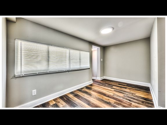 4th image of 208 Saint Helena Ave