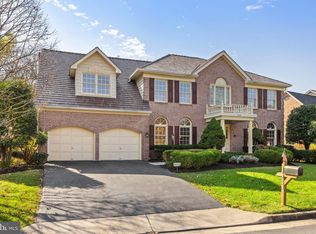 5448 Ashleigh Rd, Fairfax, VA 22030