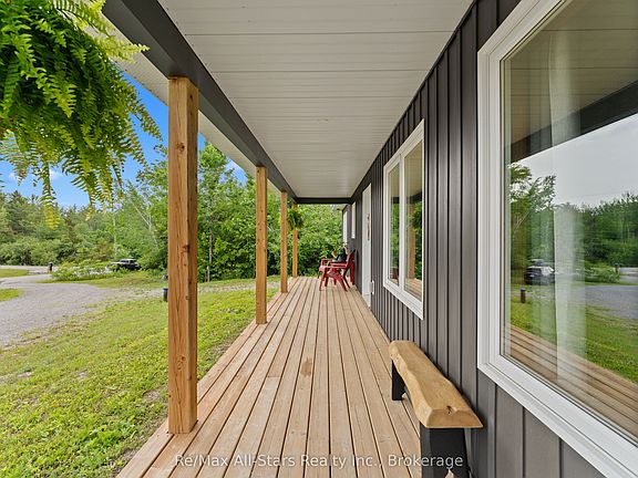 4th image of 86 Ellwood Cres