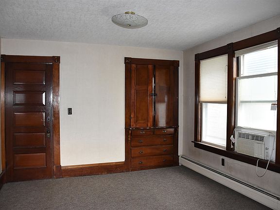 3rd image of 25 Court Street