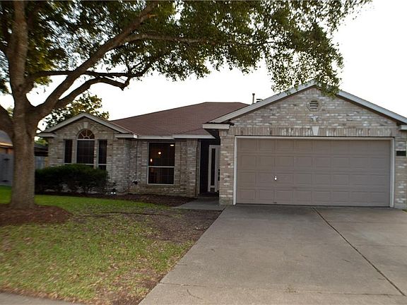 3rd image of 1214 Leah Ln