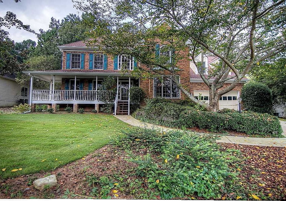 Large wooded lot
