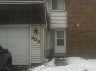 203 Diane Ln #203, Bolingbrook, IL