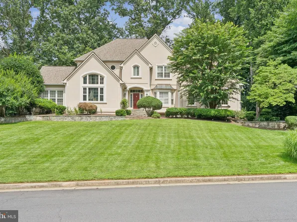 10680 Alliwells Ct, Oakton, VA 22124