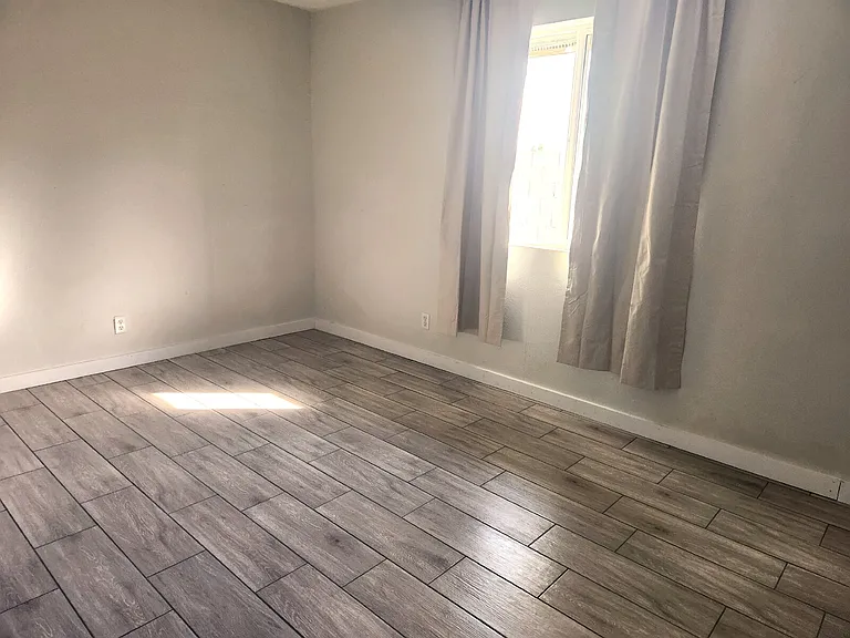 5112 N 28th Dr #3 — Photo 11