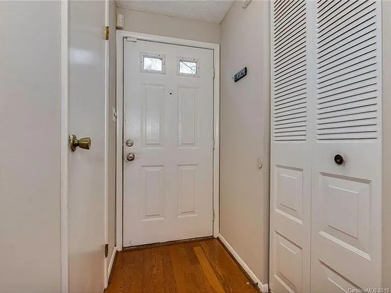 1231 Scaleybark Rd #F — Photo 3