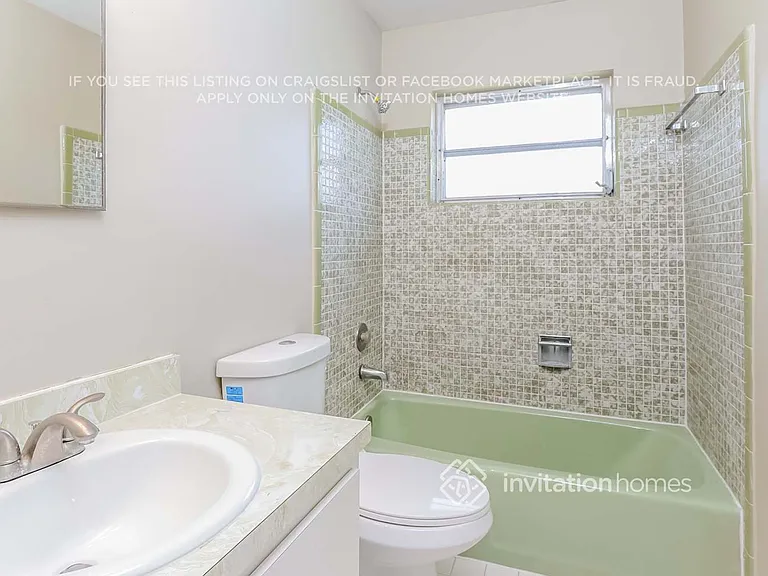 1132 Essex Dr — Photo 13
