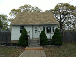 3 Trumen Pl, Hazlet Township, NJ 07734