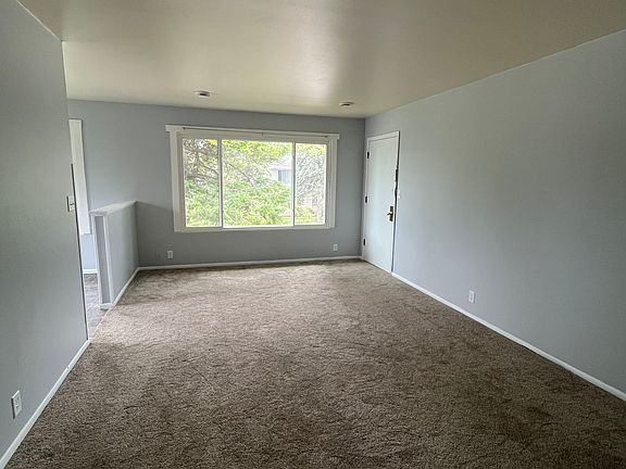 5th image of 3704 Parkway Blvd #C