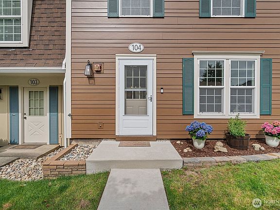 2nd image of 27031 47th Avenue S #104