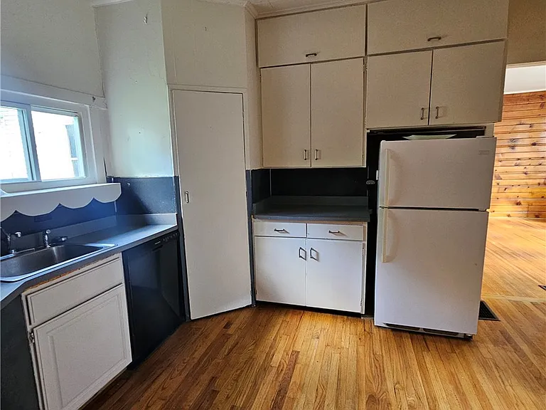 9 Rowley St #3 — Photo 5