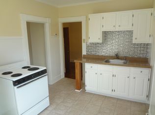 11 Osgood St #4, Greenfield, MA 01301