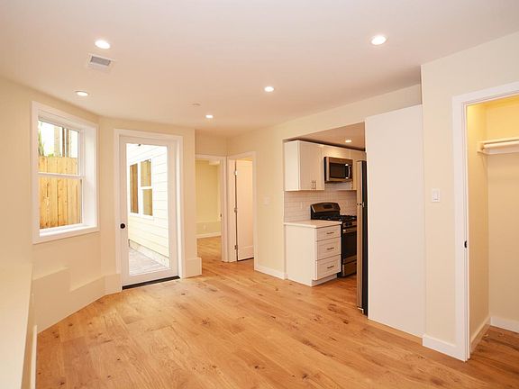 2nd image of 2883 Bush St