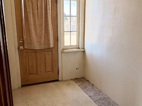 4th image of 501 Lincoln Ave