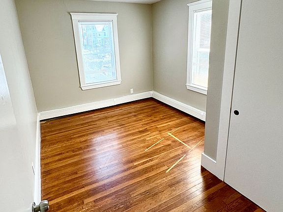 4th image of 196 Washington St APT 8