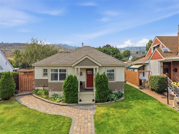 1233 Pine St, Kamloops, BC V2C 3A8