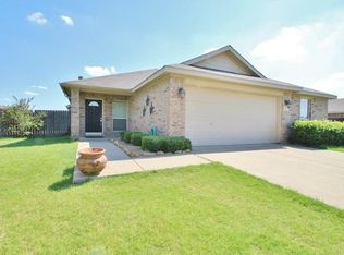 221 Southpeak Ln, Ponder, TX 76259