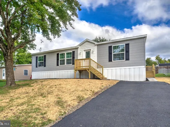 1253 Dauphin Pl, Birdsboro, PA 19508