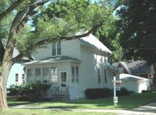 573 Walnut Ave, Elgin, IL 60123