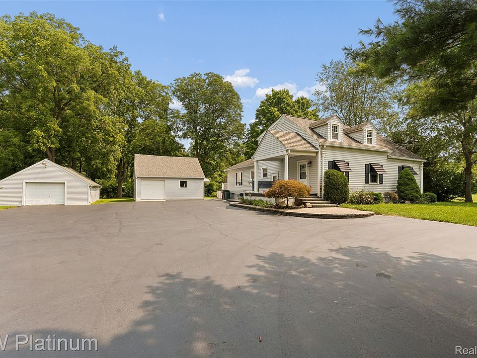 1st image of 44156 Elizabeth Rd