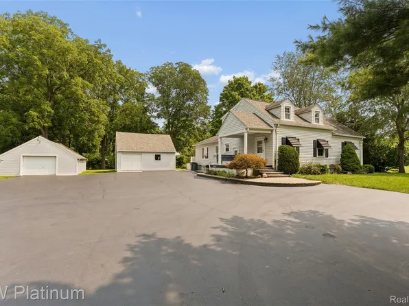 44156 Elizabeth Rd, Clinton Township, MI 48036