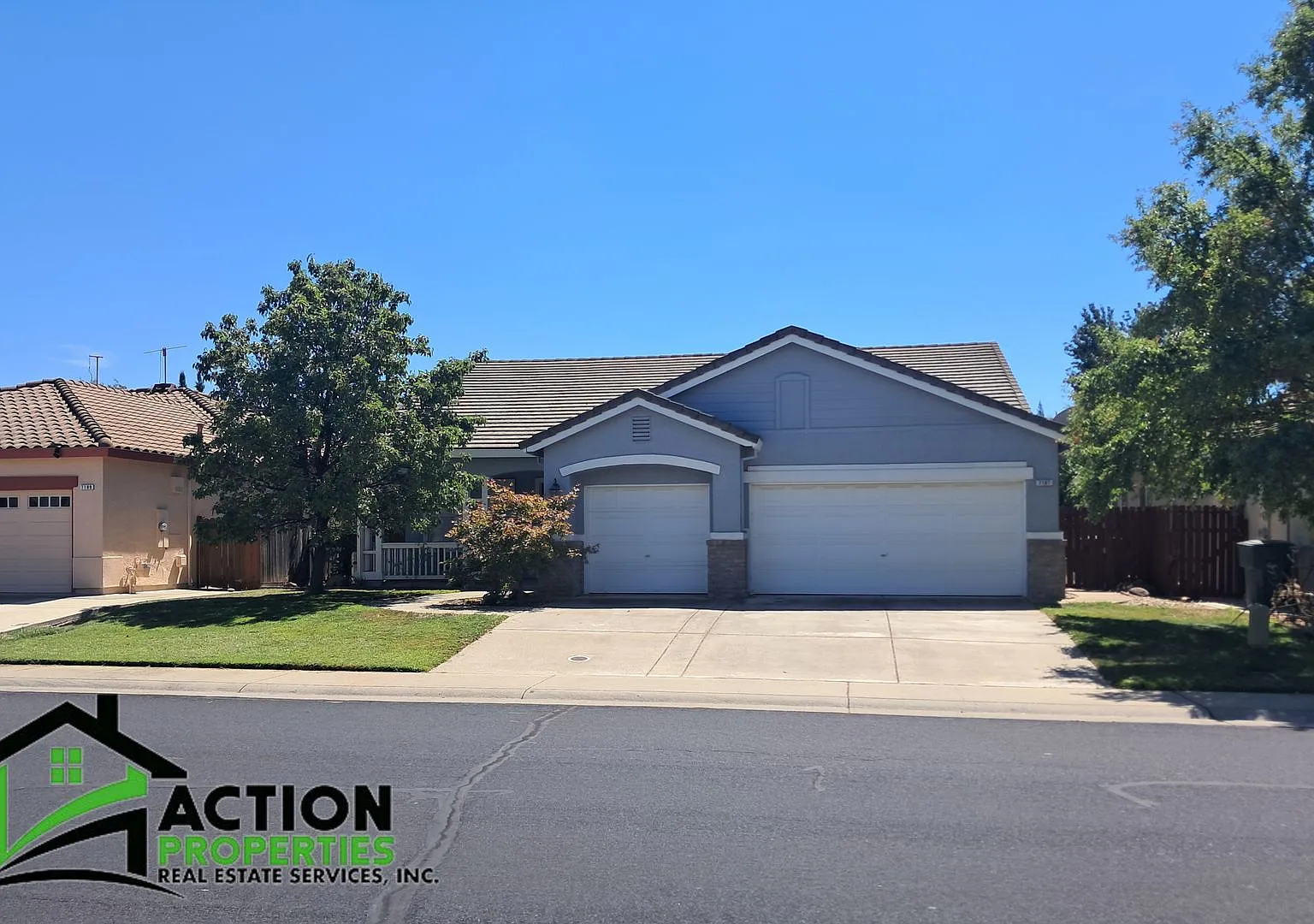Pool: West Roseville: Pool Single Story 3 Bedroom office/den, 2 Bath 3 Car Garage, New Paint & Ca... — Photo 1