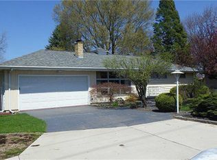1728 Middle Rd, Bettendorf, IA 52722