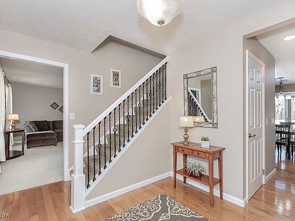 3rd image of 6479 Woodhawk Dr