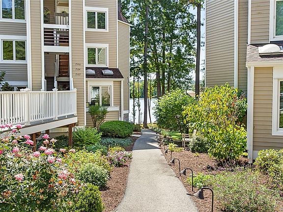 4th image of 222 Water Pointe Ct #222